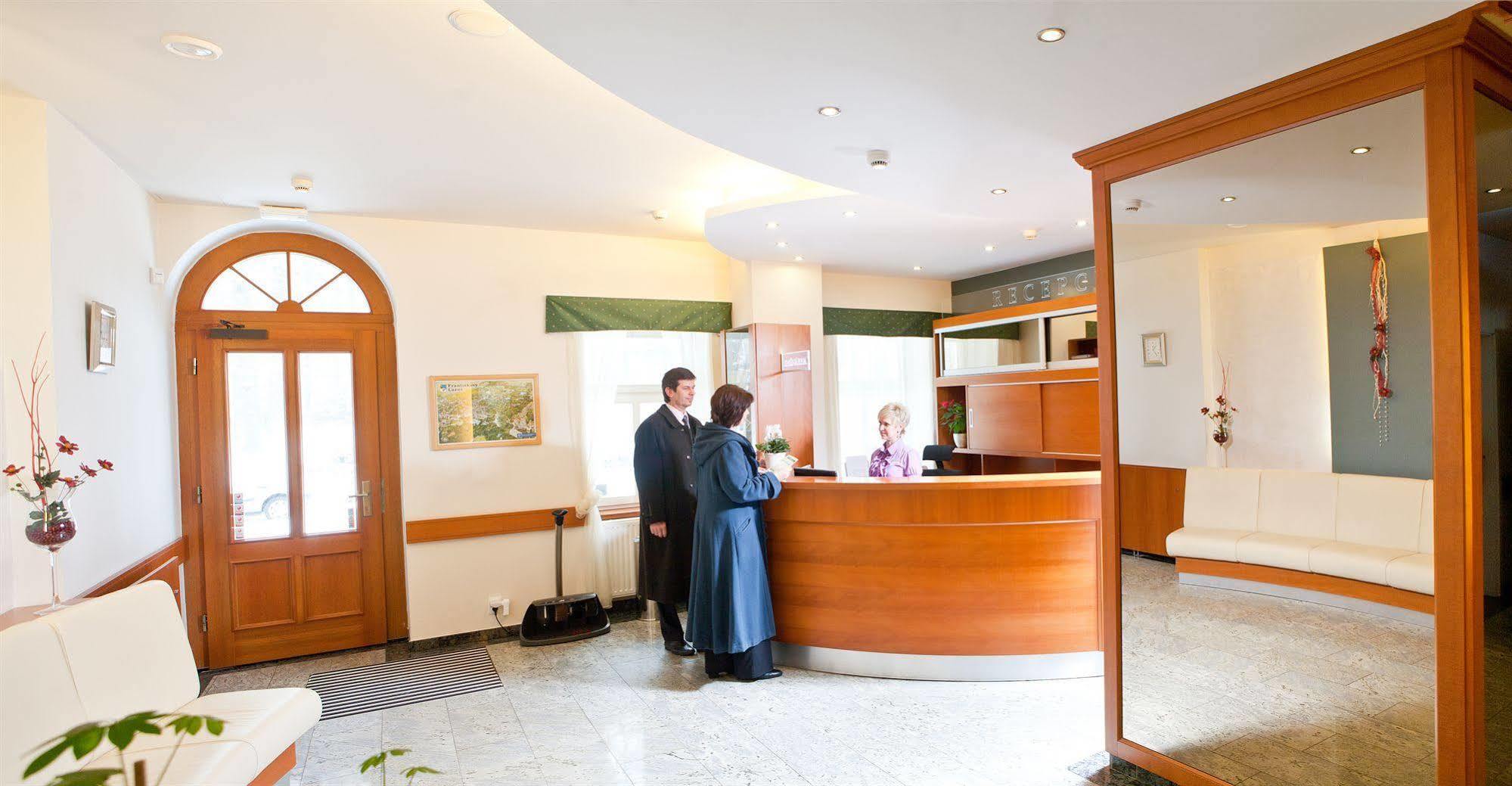 Hotel Reza Františkovy Lázně Exterior foto